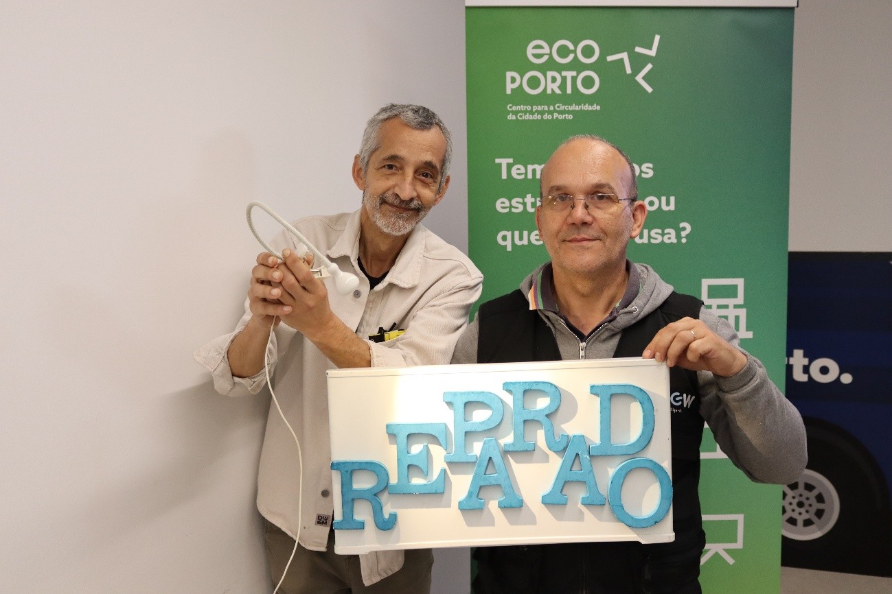 Entre chaves de fendas e boas conversas: o Repair Café voltou a juntar quem quer reparar em vez de descartar